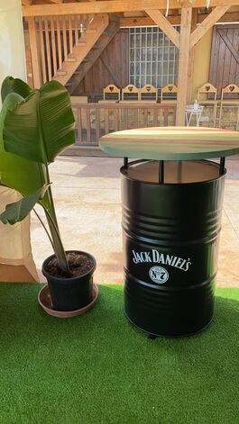 Bidón de Metal mesa alta Barril Industrial lacado "Jack Daniel´s" o "Beefeater"  93 x 57 cm