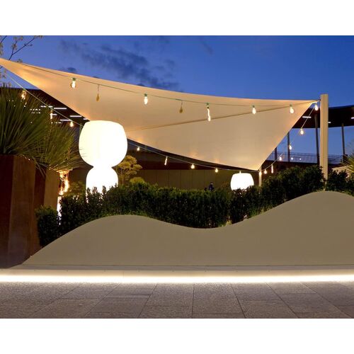 Parasol triangular nailon crema 3.05 x 4.3 metros