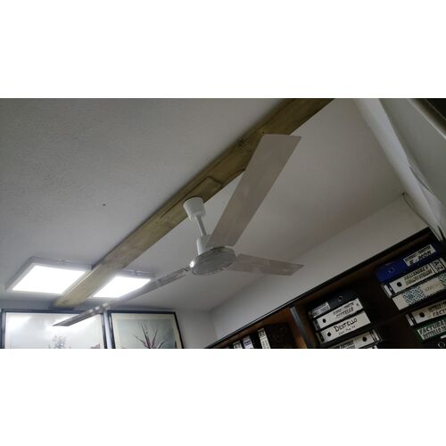 Ventilador techo con mando 3 aspas 60 x 60 cm