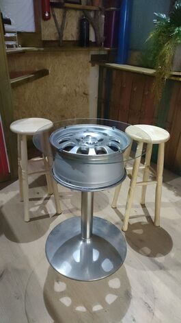 Mesa baja auxiliar cristal templado "Llanta coche" 67 x 60 x 60 cm