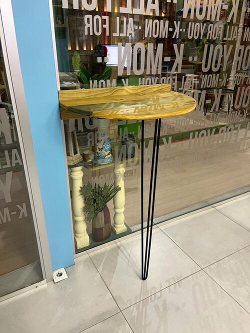 Mesa auxiliar rinconera de madera autoclave con soporte de acero 105 x 70 x 45 cm