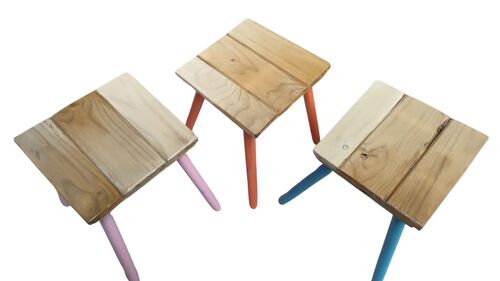 Set 3 taburetes infantiles madera artesanal multicolor 46.5 x 42 x 42 cm