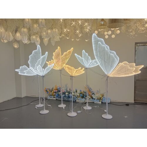 Mariposa LED con luz fría 80×60×194cm – Base 29 cm